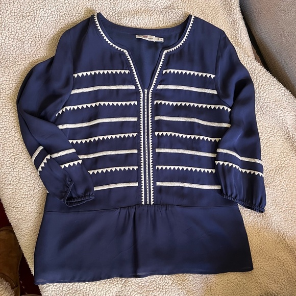 Vineyard Vines silk embroidered 3/4 tunic lined so pretty!! Like new 6 navy blue - Picture 4 of 6